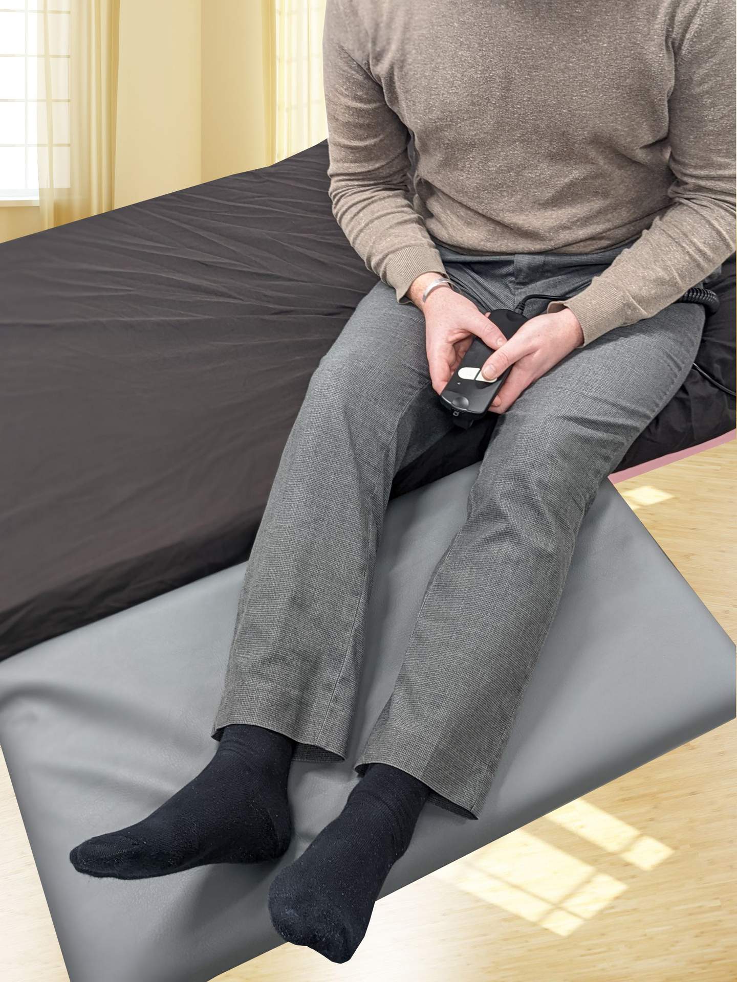 Living Made Easy - Nile Leg Lifter – Silent, Adjustable Leg Lifter )