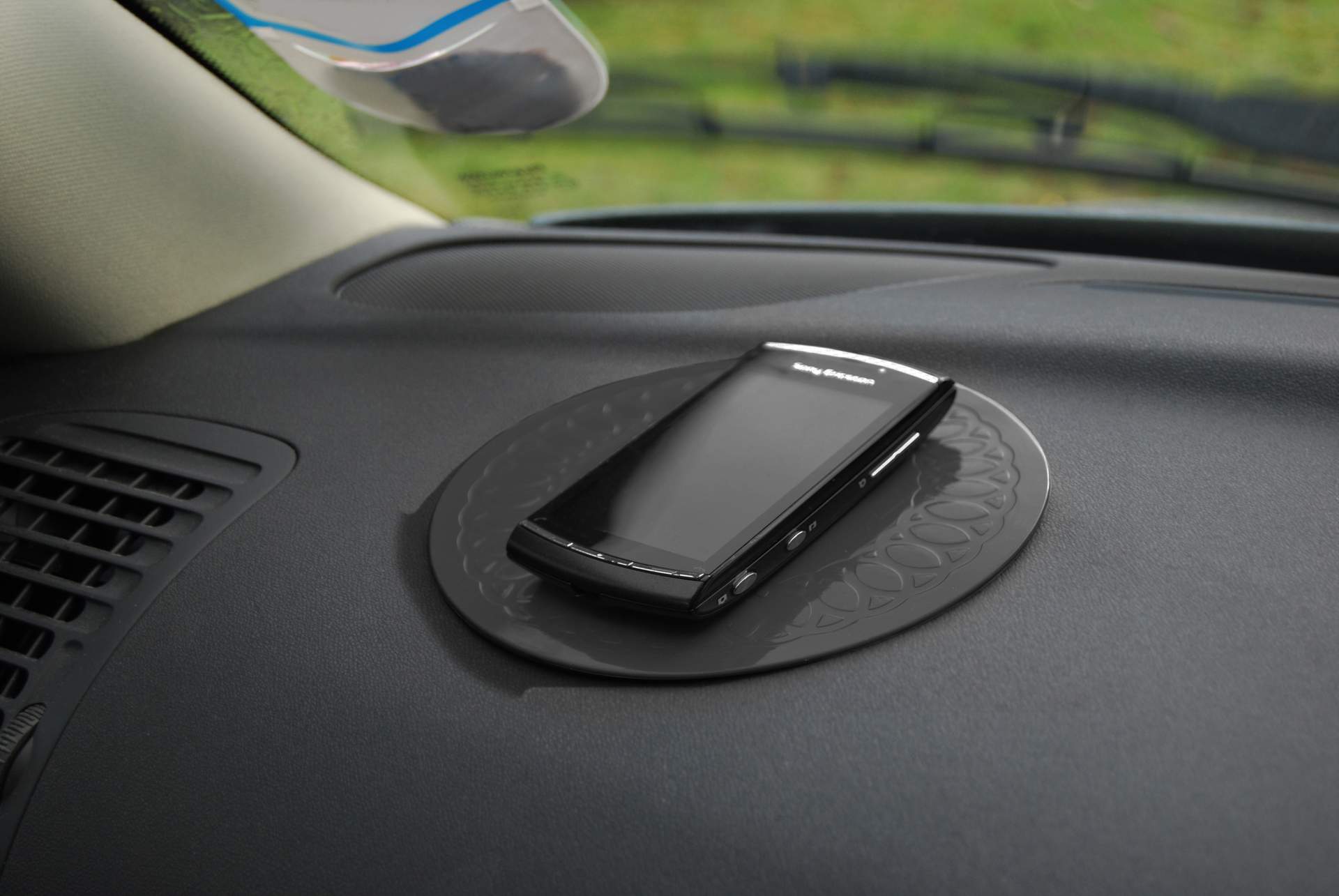 TC-19-5-Black-Circular-Coaster-Phone