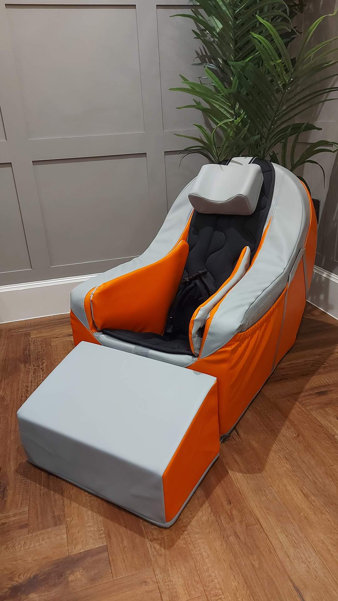 Chair with Leg Rest, Side Pads and Head Rest