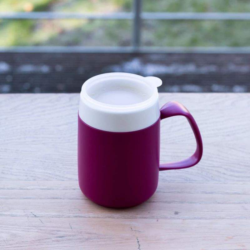 Mug with therapeutic lid