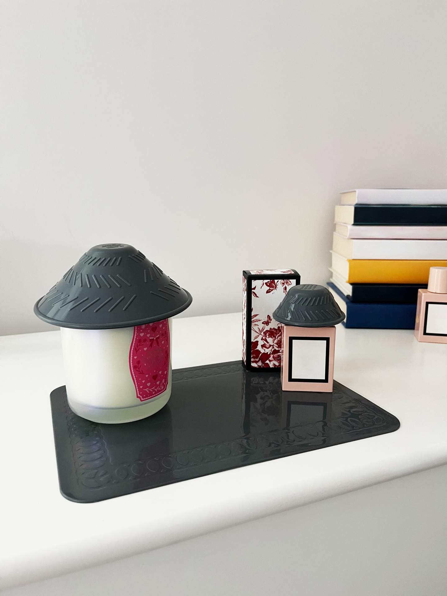 T-J-4-Grey-Jar-Opener-Bottle-Opener-Table-Mat-Book