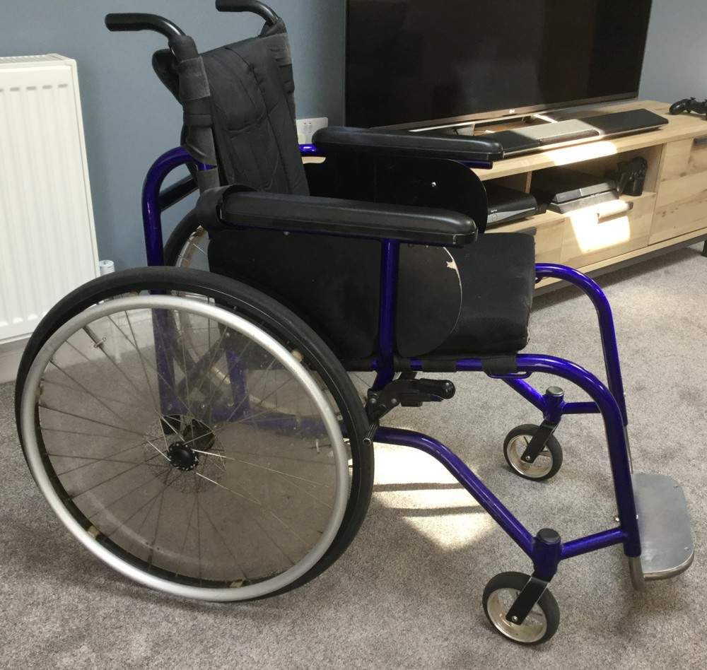 Street Classic wheelchair with reinforced backrest